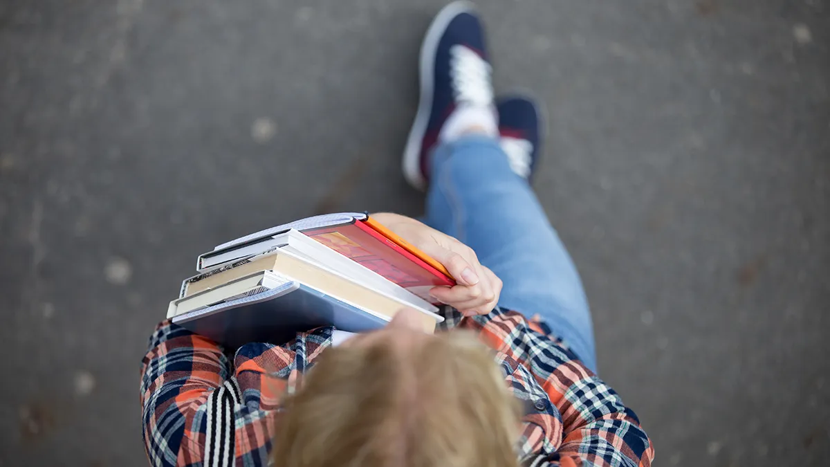 Synonym Paraphrasing in IELTS Reading